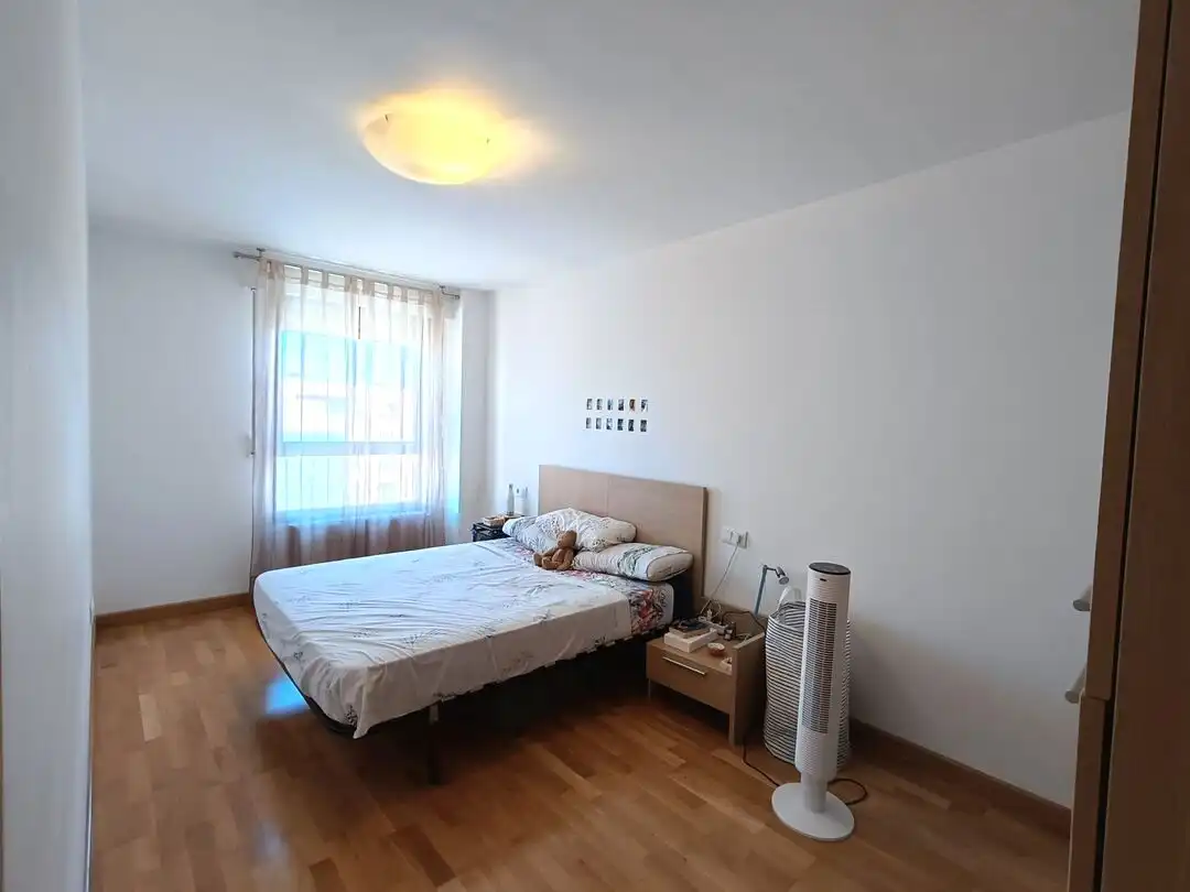 Schlafzimmer von Wohnung zur Miete in  Pamplona / Iruña mit Heizung, Privatgarten und Abstellraum