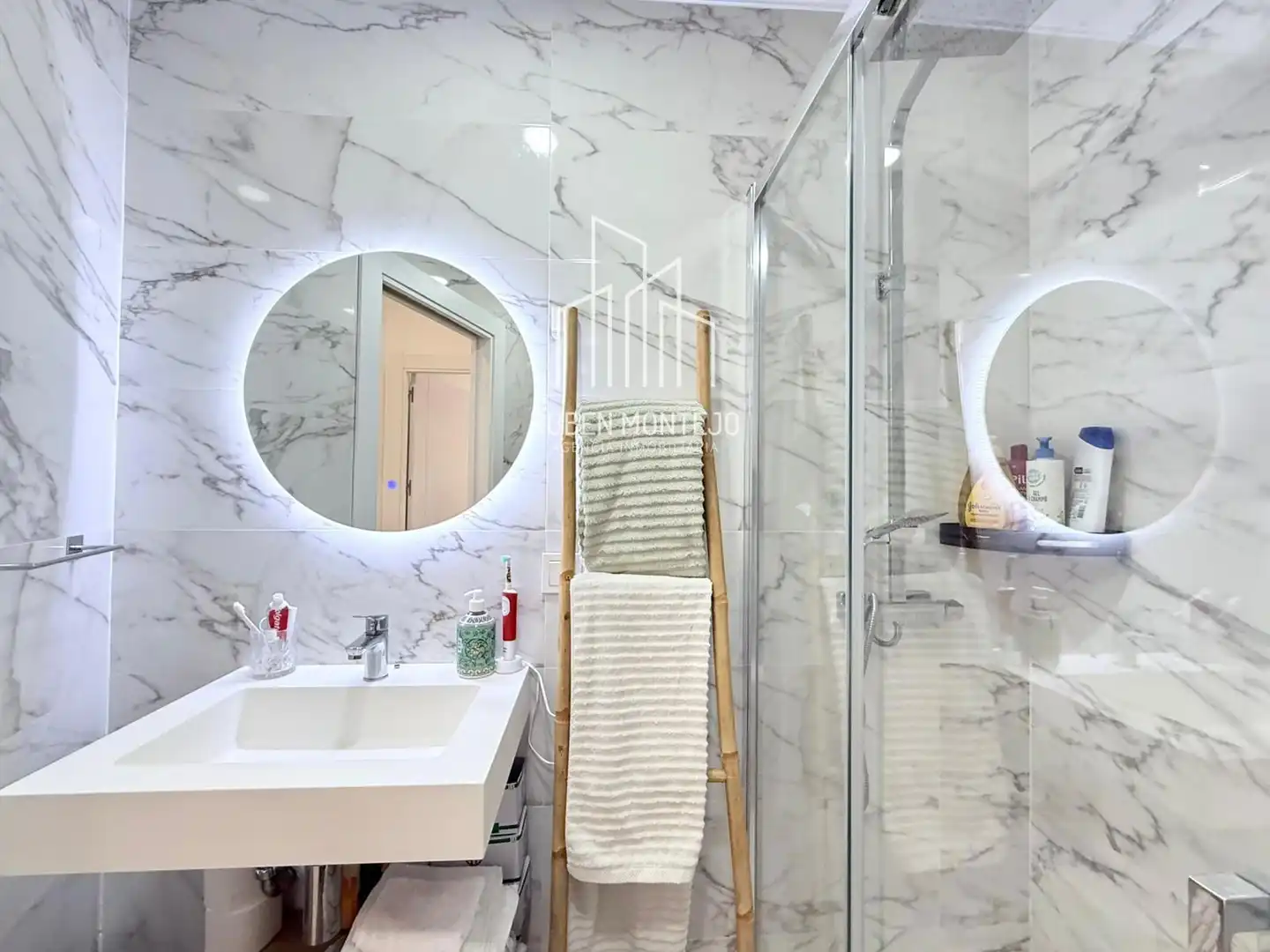 Bathroom of Flat for rent in Salamanca  with Heating, Terrace and Furnished