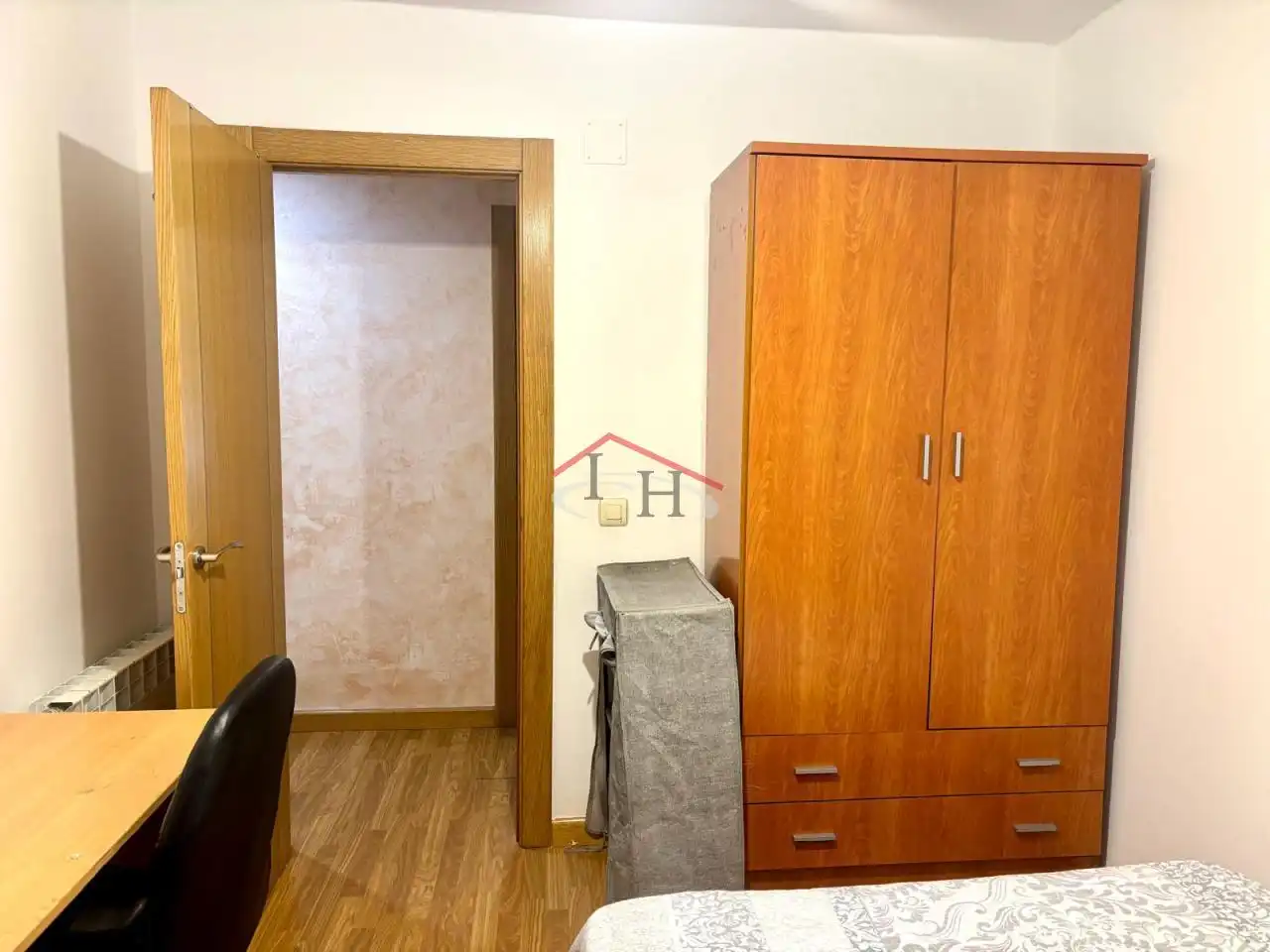 Piso en venta en León Capital  con Calefacción, Trastero y Amueblado