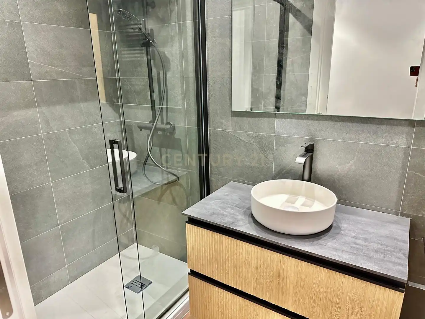 Bany de Apartament per a compartir en Madrid amb Aire condicionat, Forn i Rentadora