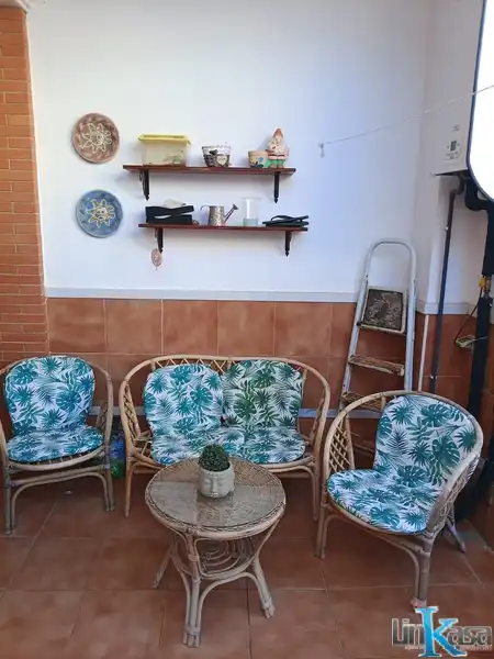 Casa adosada en venda en Linares amb Calefacció, Traster i Piscina