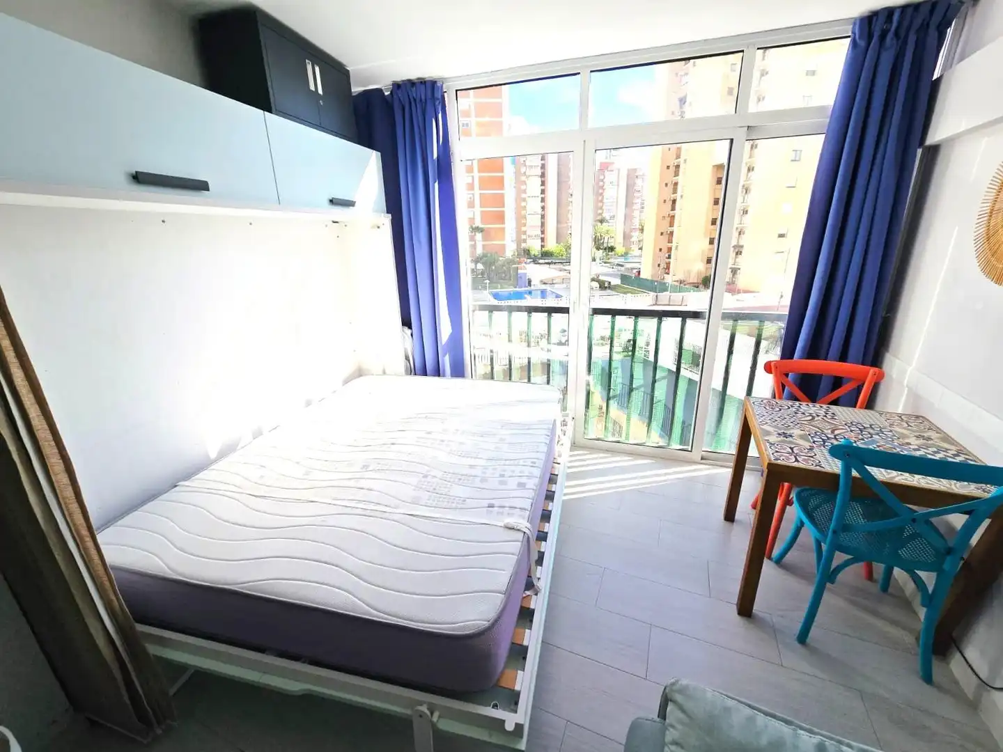 Habitación de Piso en venta en Benidorm con Aire acondicionado, Jardín privado y Piscina comunitaria