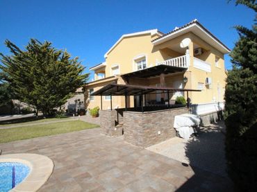 Villa con piscina in vendita a Orihuela Costa