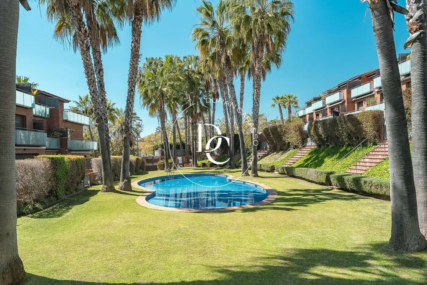 Vista exterior de Casa o xalet en venda en Sitges amb Aire condicionat, Calefacció i Jardí privat