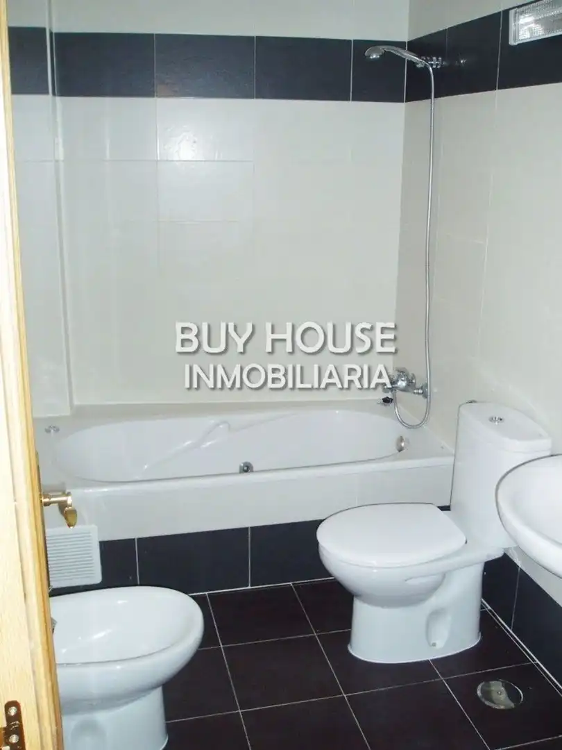 Piso con ascensor en venta en Calle Hermano Eusebio, imagen 4