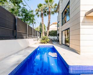 Piscina de Casa o xalet en venda en Sant Cugat del Vallès amb Aire condicionat, Calefacció i Jardí privat