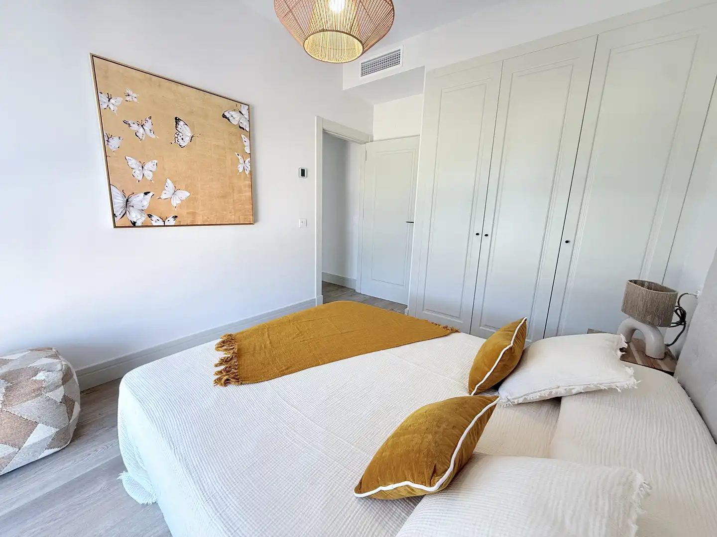 Schlafzimmer von Einfamilien-Reihenhaus zum Verkauf in Málaga mit Privatgarten, Balkon und Gemeinschaftspool