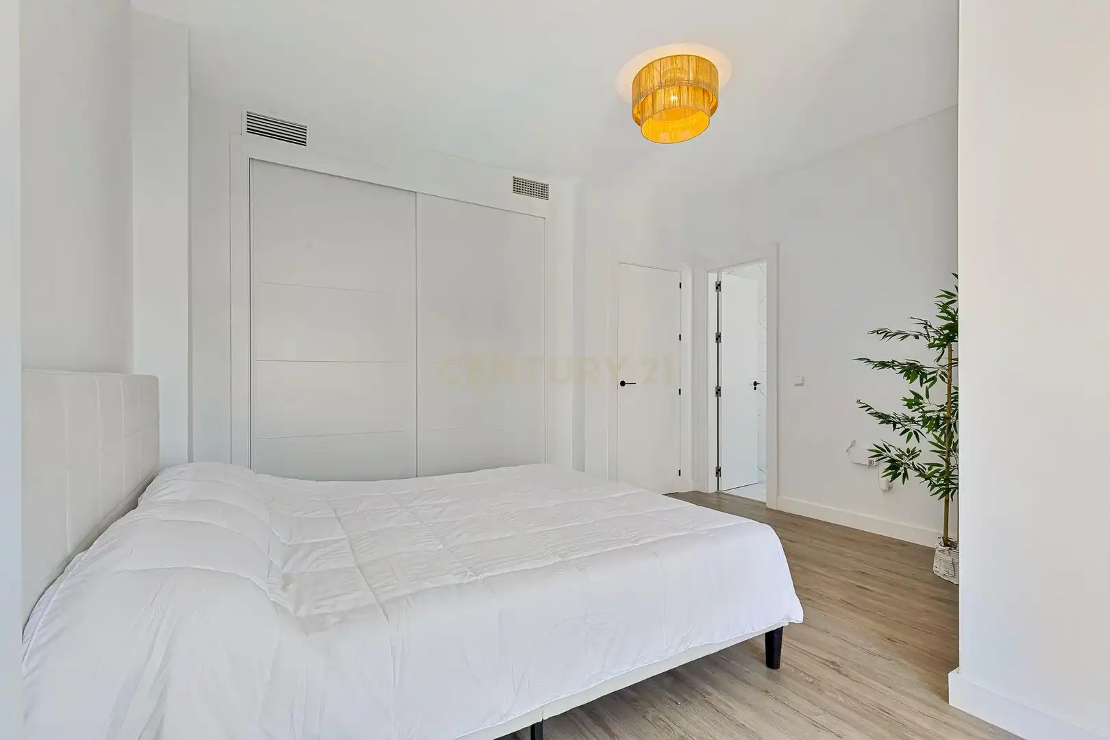 Habitación de Casa adosada en venta en Casares con Jardín privado, Trastero y Horno