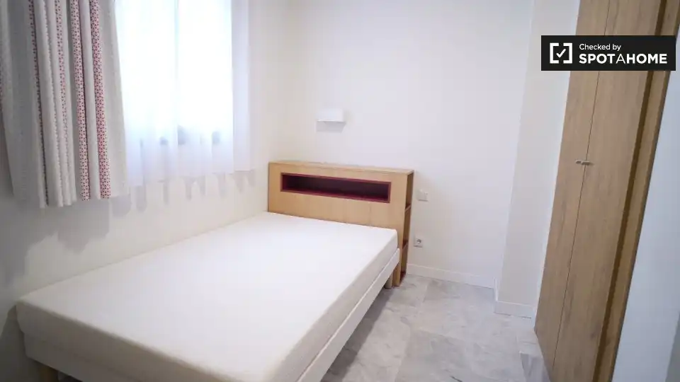 Habitación en Triana Oeste