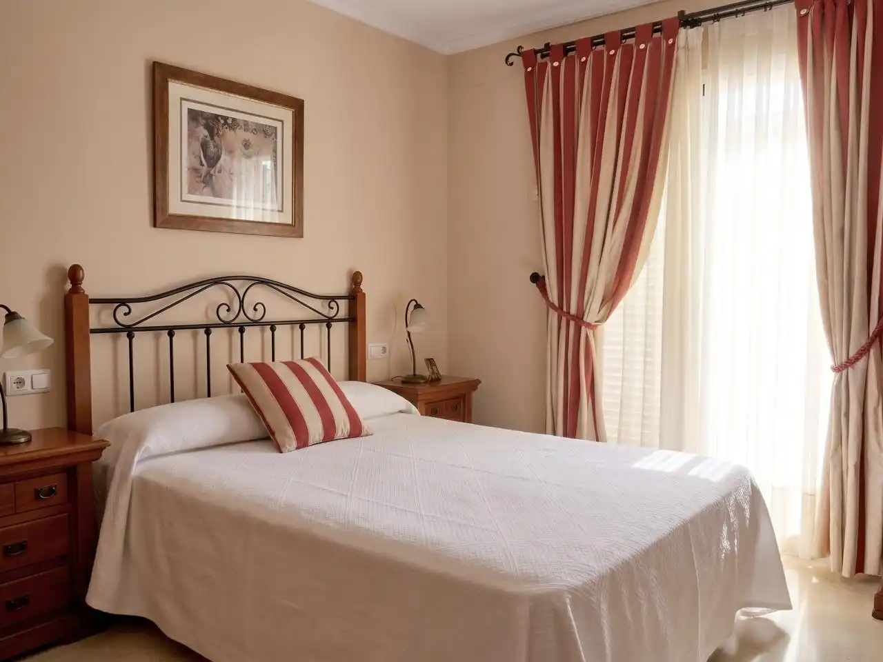 Dormitori de Casa adosada en venda en Coria del Río amb Aire condicionat, Jardí privat i Terrassa
