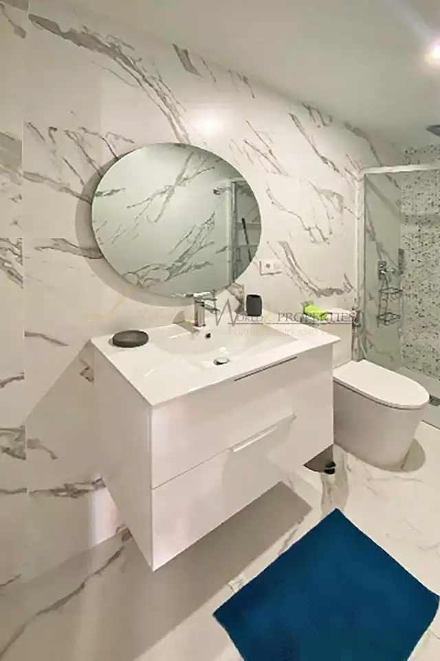 Baño de Apartamento en venta en Arona con Terraza, Amueblado y Piscina comunitaria