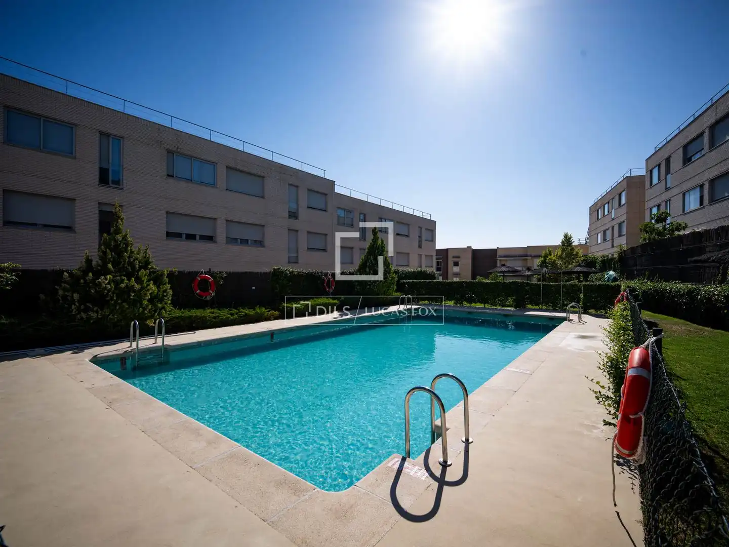 Piscina de Pis de lloguer en Las Rozas de Madrid amb Calefacció, Jardí privat i Parquet