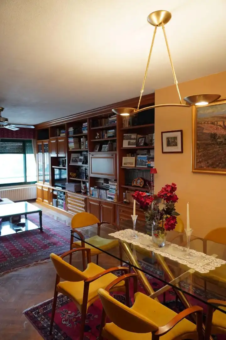Living room of Flat for sale in Valladolid  with Heating, Parquet flooring and Storage room