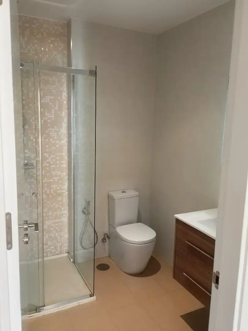 Bathroom of Flat for rent in Oviedo   with Heating, Parquet flooring and Oven