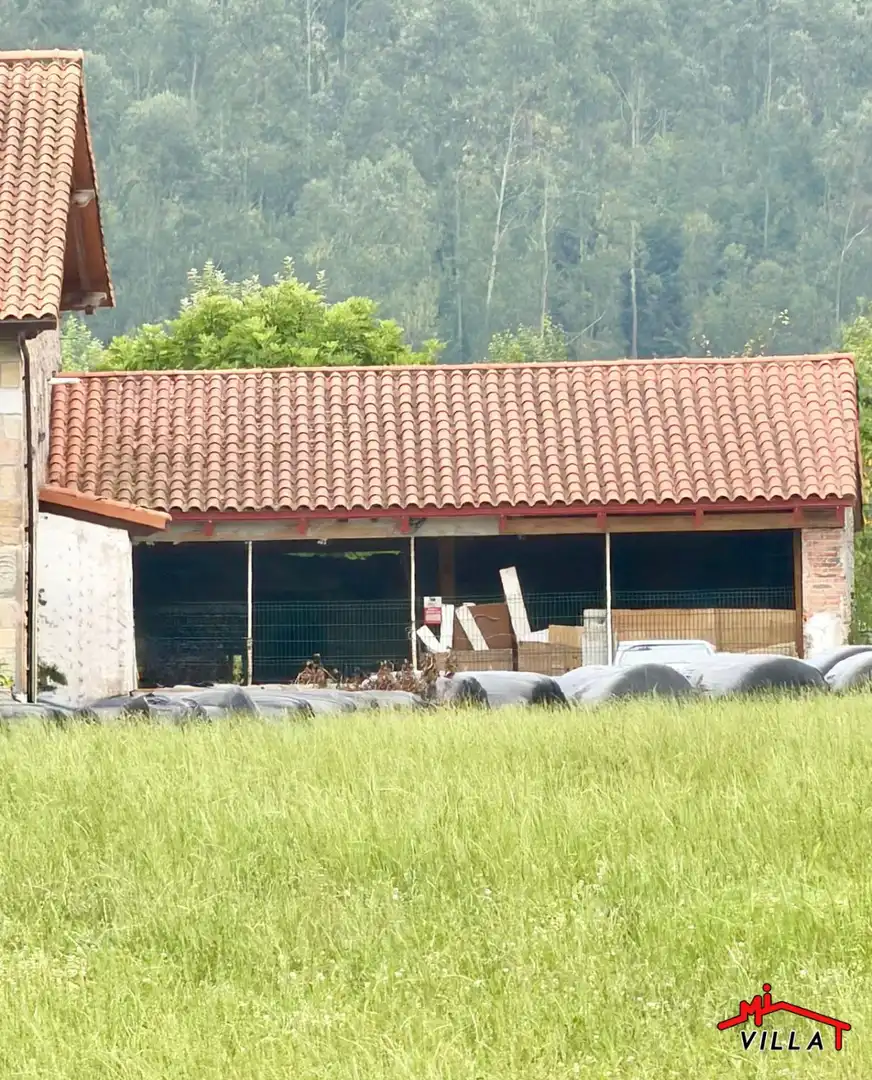 Vista exterior de Casa adosada en venda en Solórzano amb Terrassa i Traster