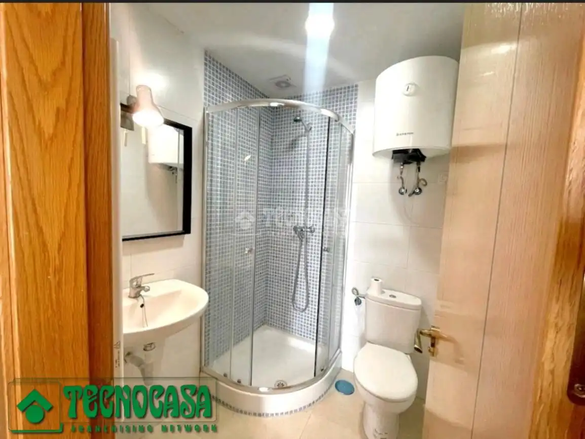 Baño de Estudio en venta en Casarrubios del Monte con Aire acondicionado, Calefacción y Parquet