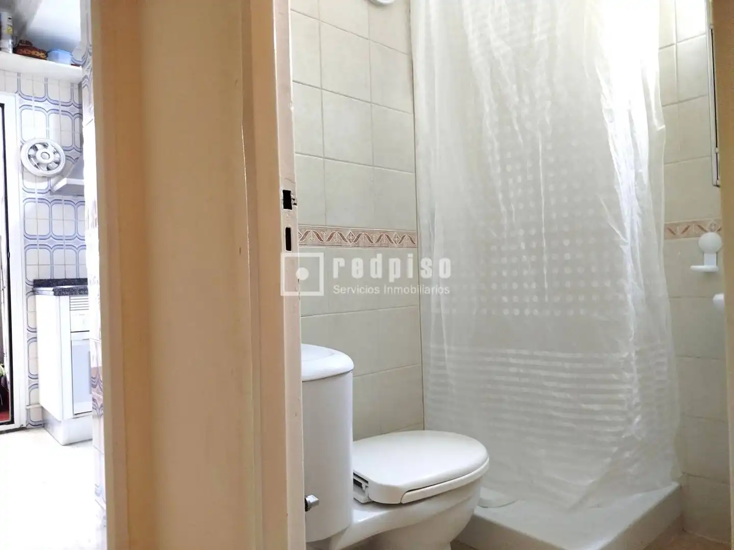 Bathroom of Flat for rent in Sevilla  with Air Conditioner, Private garden and Terrace