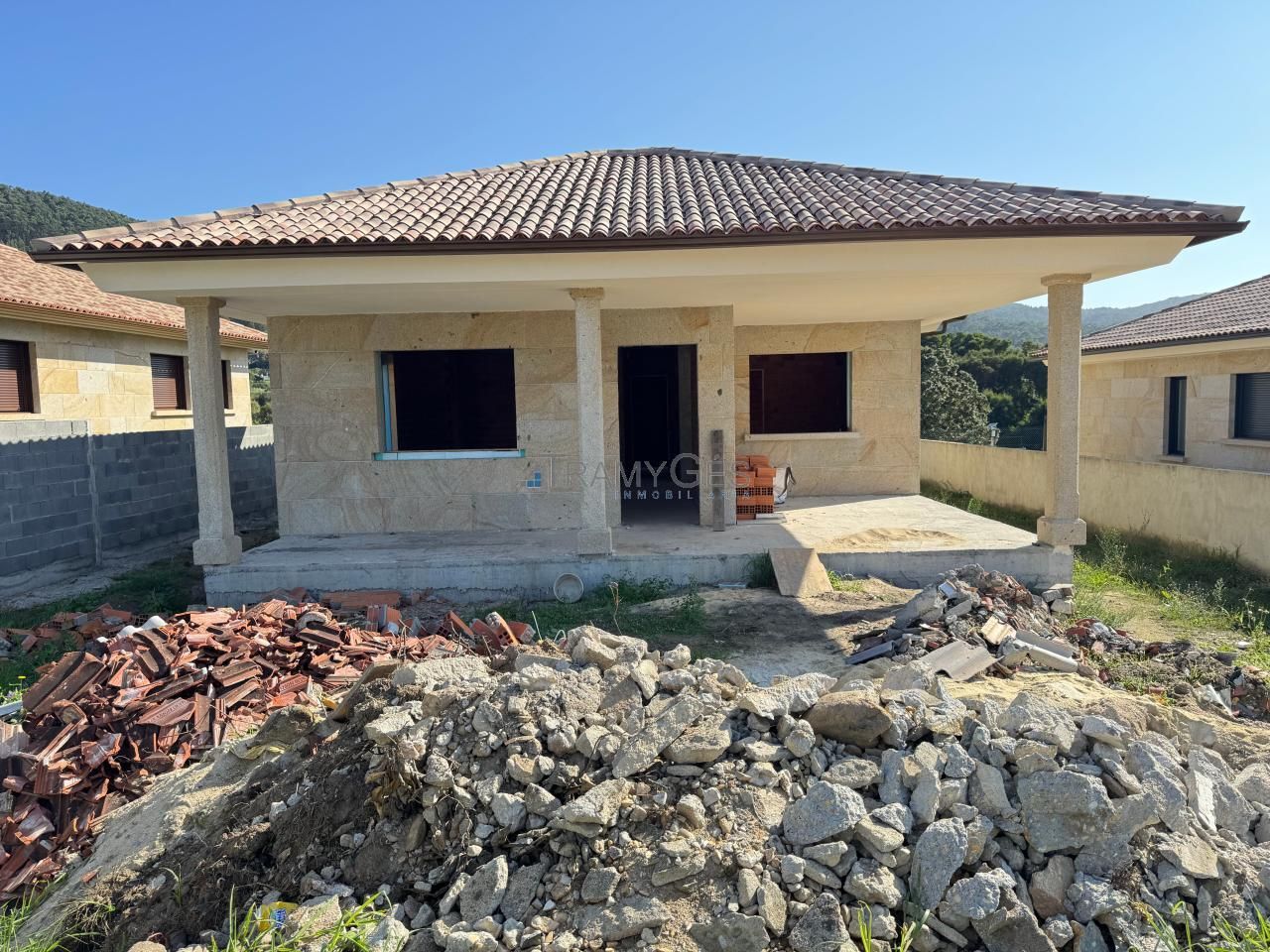 Vista exterior de Casa o xalet en venda en Baiona amb Calefacció i Jardí privat