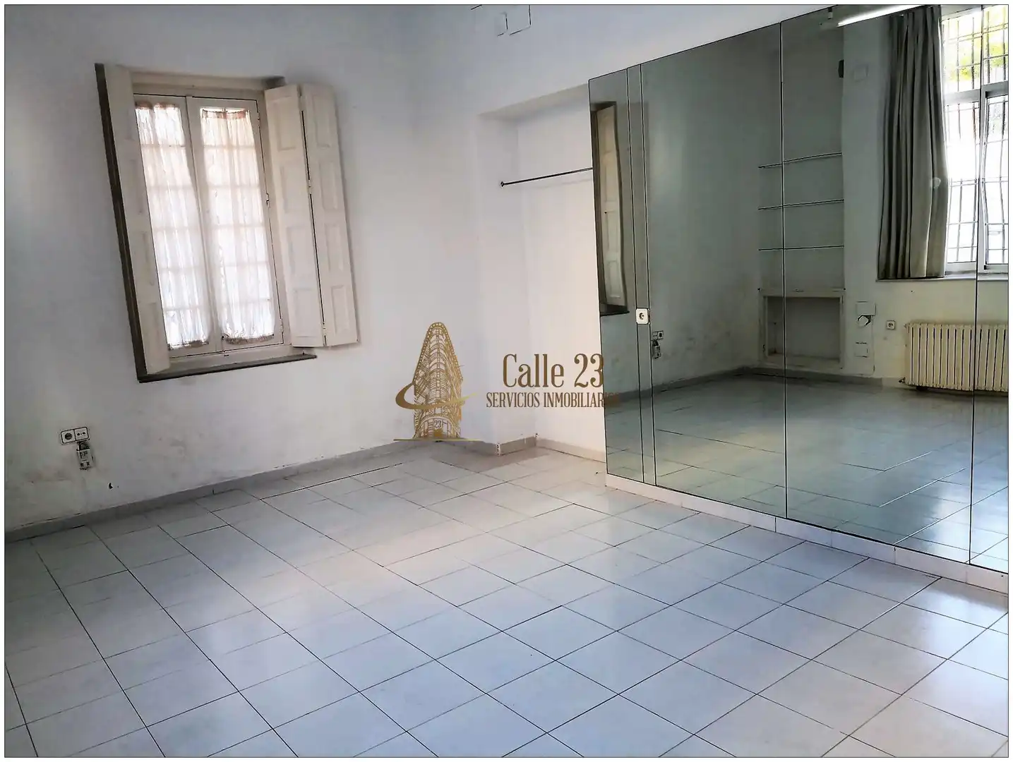 Habitación de Edificio en venta en Huelva