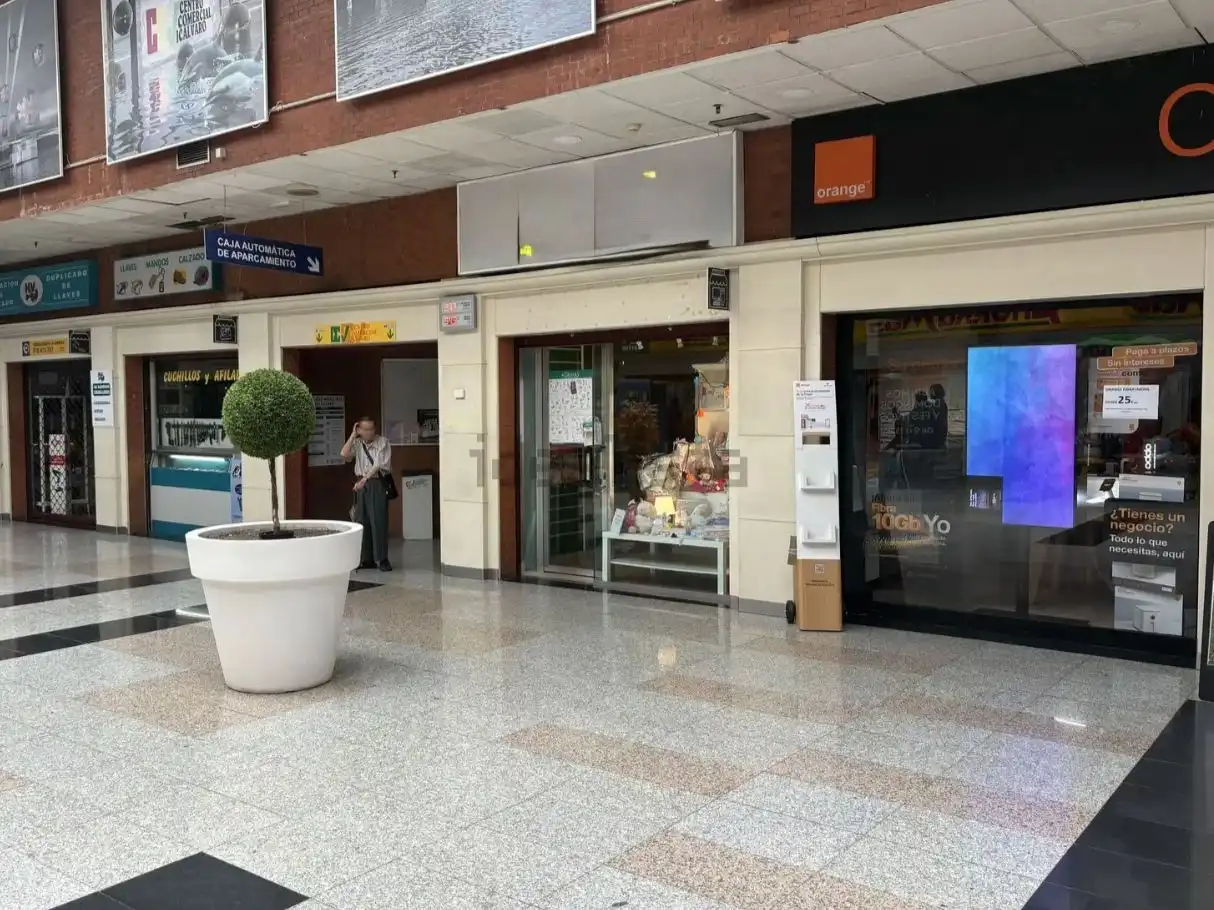 Local de lloguer en Madrid amb Aire condicionat, Calefacció i Parquet