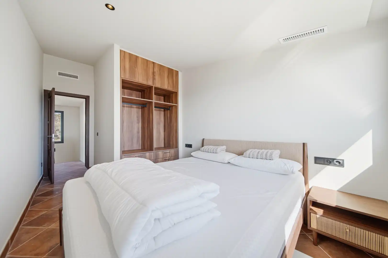 Schlafzimmer von Einfamilien-Reihenhaus zum Verkauf in Cadaqués mit Privatgarten, Terrasse und Schwimmbad