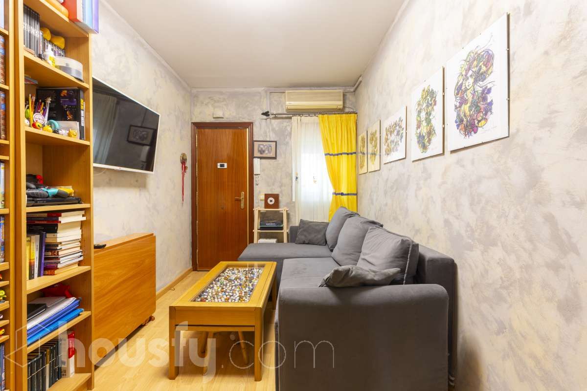 Bedroom of Flat for sale in San Sebastián de los Reyes  with Air Conditioner, Heating and Parquet flooring