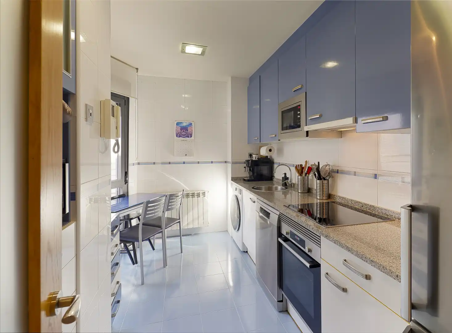 Cocina de Ático en venta en Oviedo  con Calefacción, Terraza y Trastero