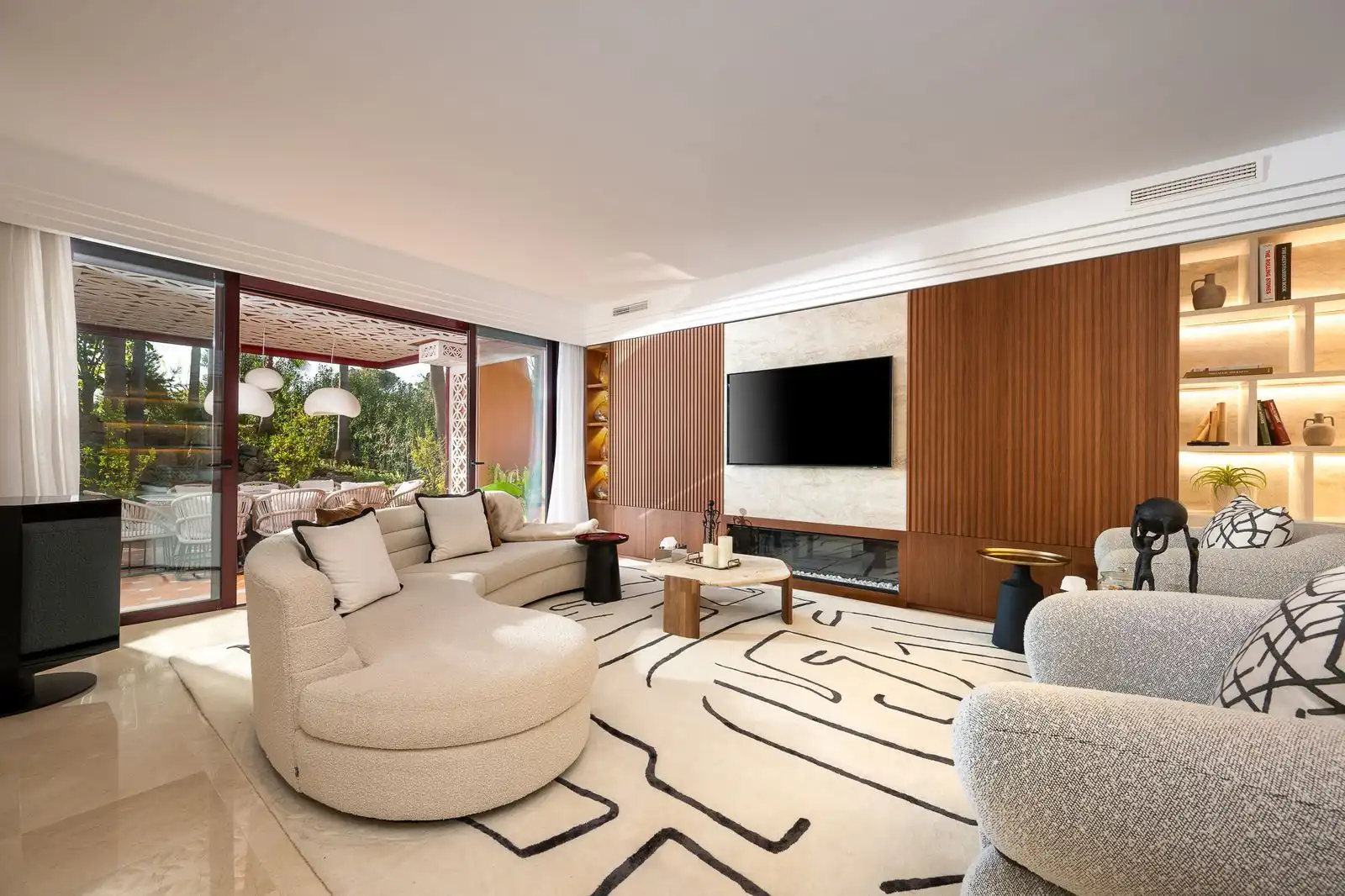 Sala d'estar de Apartament en venda en Marbella amb Aire condicionat, Terrassa i Traster