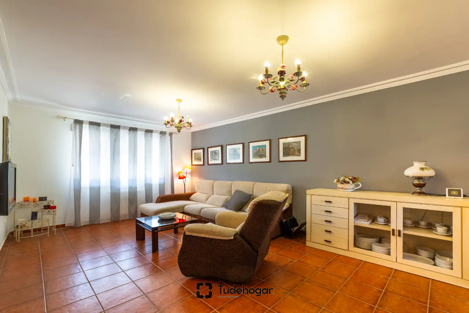 Sala de estar de Casa o chalet en venta en Tudela de Duero con Calefacción, Jardín privado y Amueblado