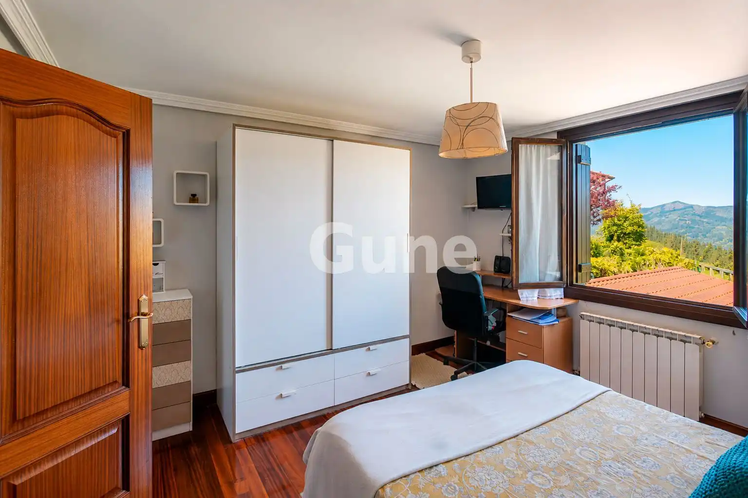 Habitación de Casa adosada en venta en Orendain con Calefacción, Terraza y Trastero