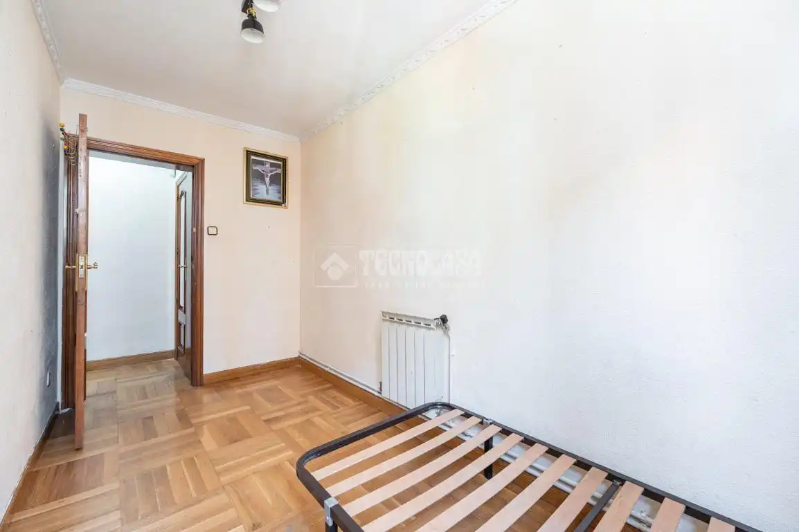Habitación de Piso en venta en Madrid con Calefacción y Trastero