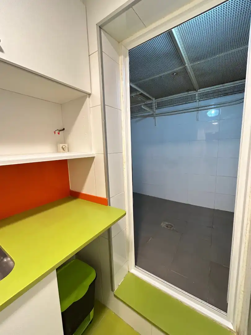 Flat for sale in L'Hospitalet de Llobregat  with Air Conditioner, Heating and Oven