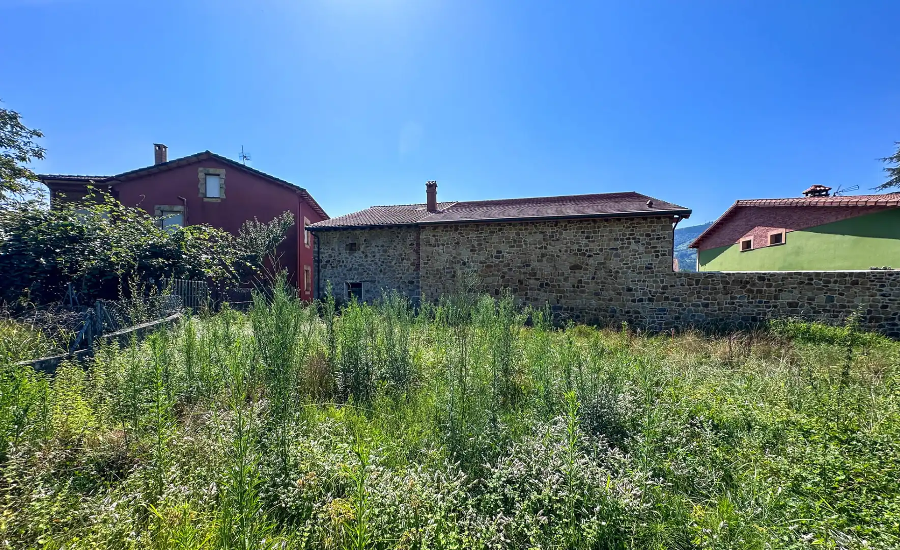 Casa adosada en venda en Castañeda amb Jardí privat