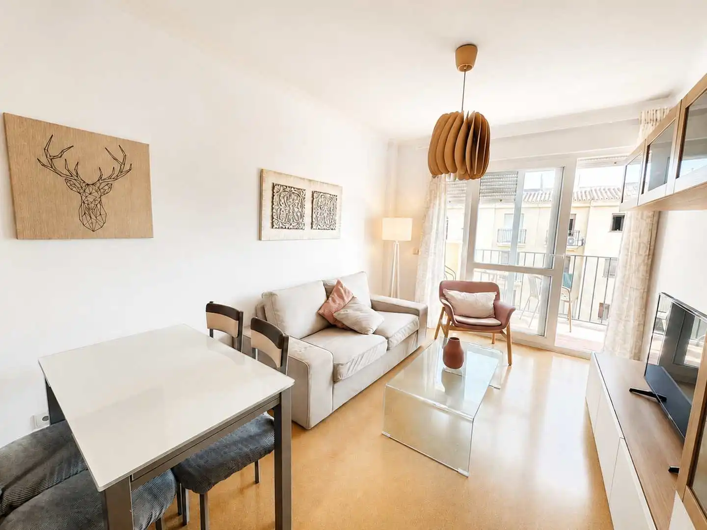 Wohnzimmer von Wohnungen zur Miete in Manilva mit Terrasse, Möbliert und Gemeinschaftspool