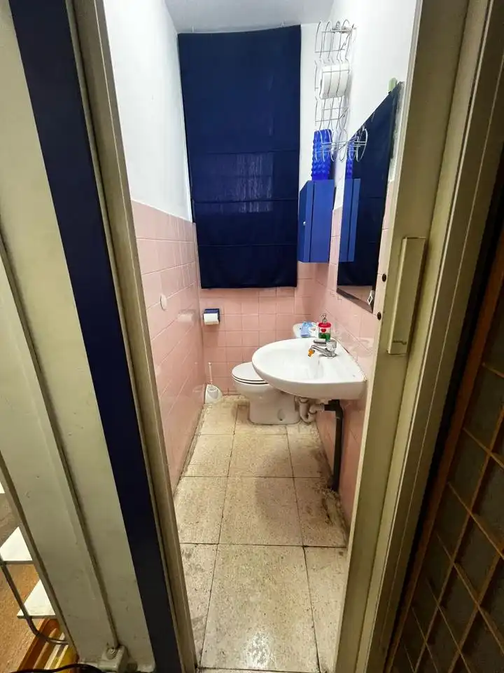 Bathroom of Commercial properties for rent in Madrid