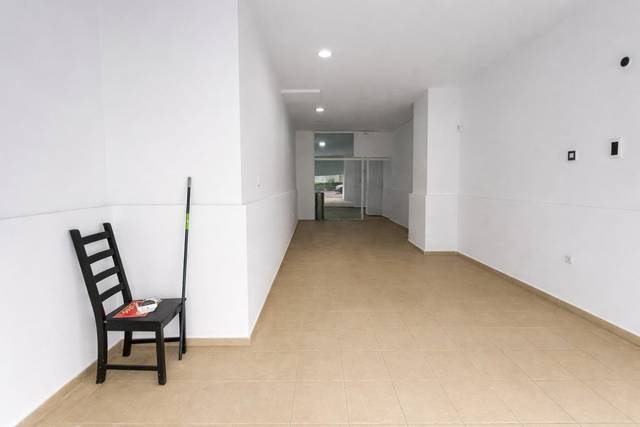 Local comercial en Venta en Avenida Doctor Peset Aleixandre en Tormos