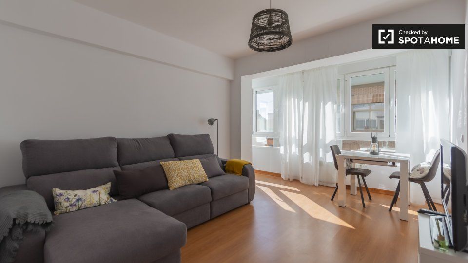 Flat to rent in Bellas Vistas