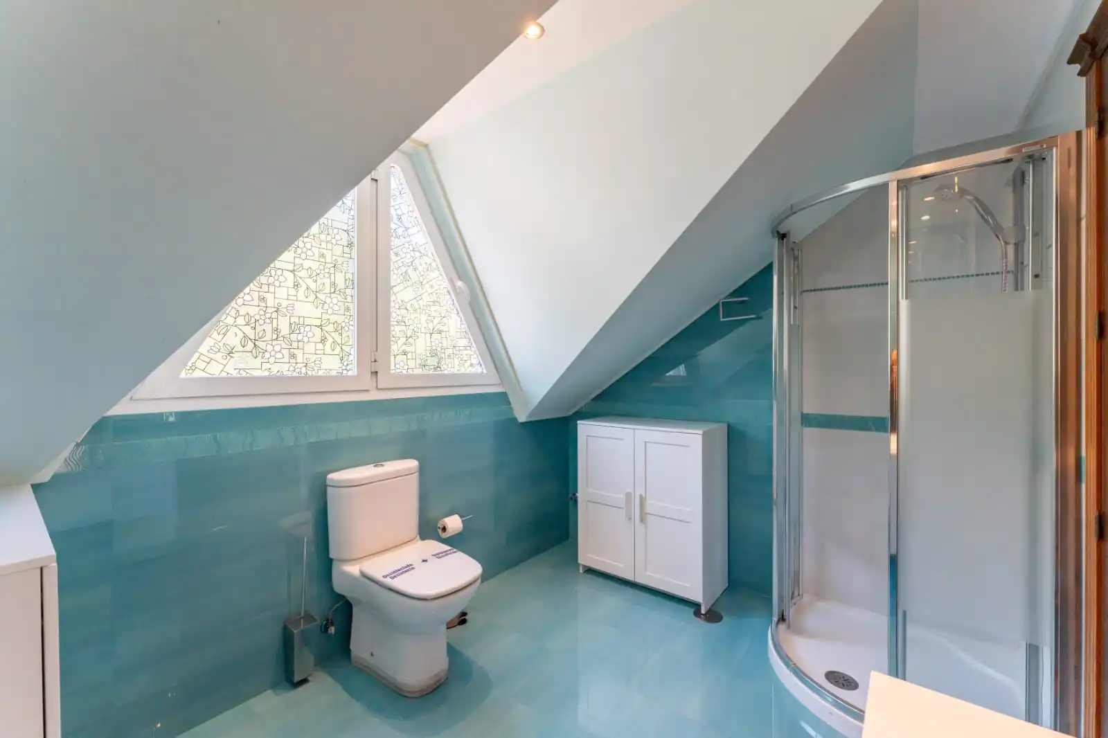 Baño de Casa adosada de alquiler en Benalmádena con Aire acondicionado, Terraza y Trastero
