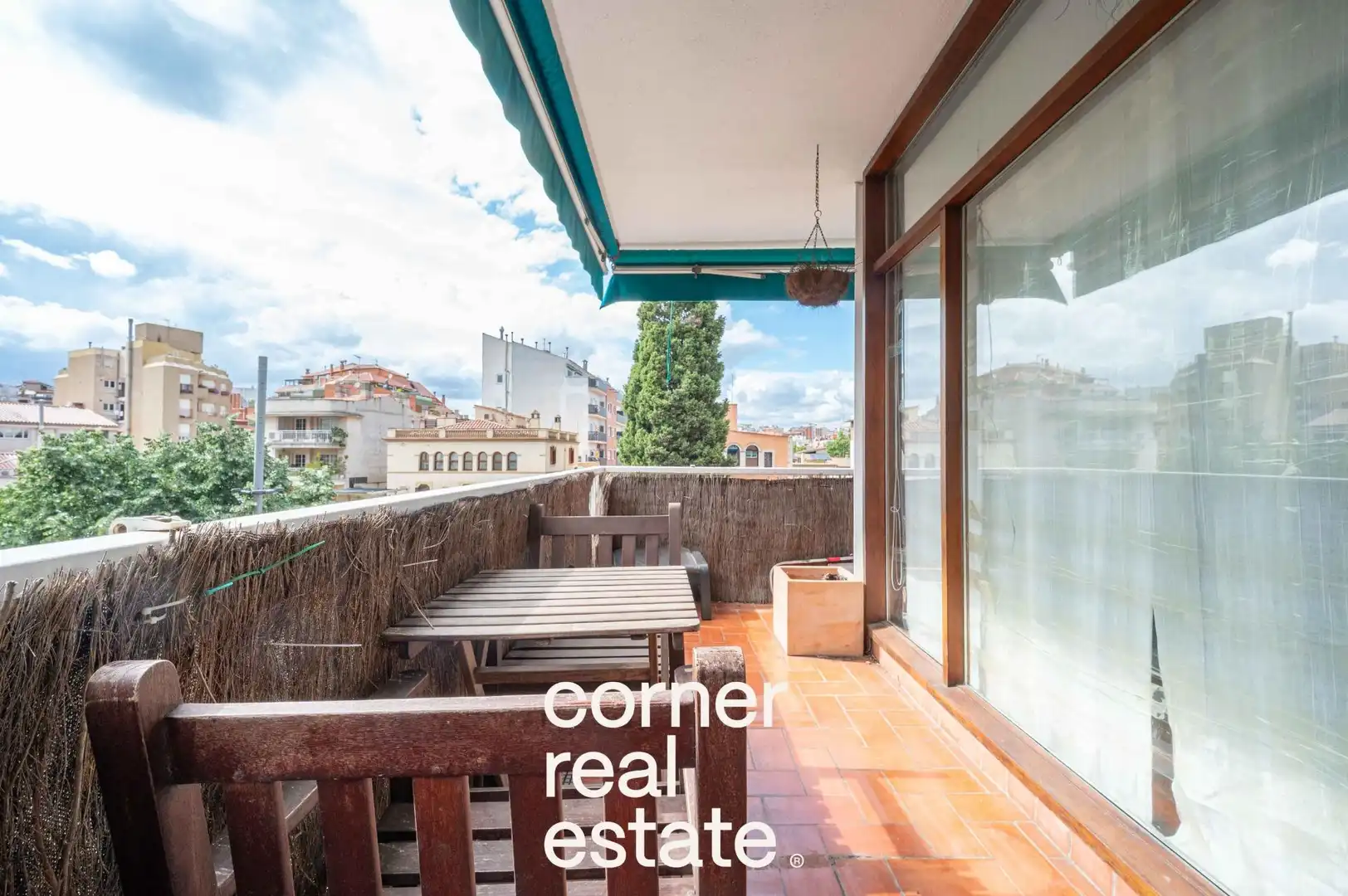 Vista exterior de Piso en venta en Sant Cugat del Vallès con Aire acondicionado, Calefacción y Parquet