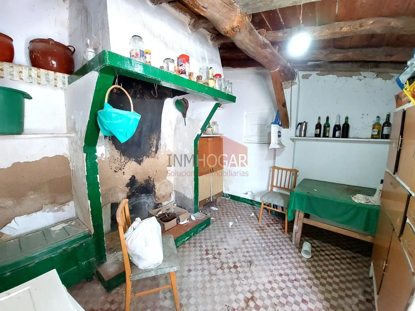 Cuina de Casa o xalet en venda en Palacios de Goda amb Calefacció, Terrassa i Traster