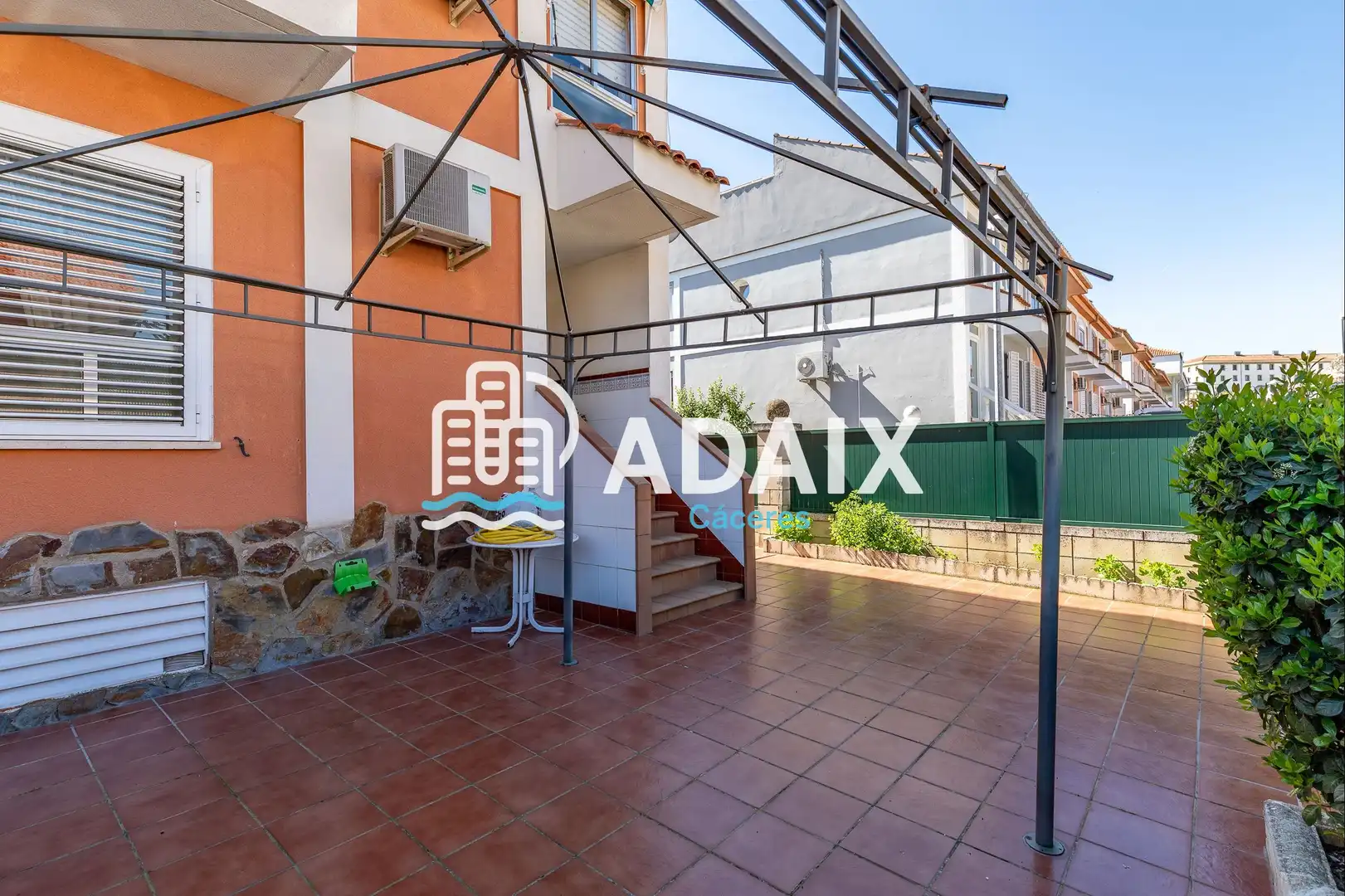 Jardí de Casa o xalet en venda en Cáceres amb Aire condicionat, Calefacció i Traster