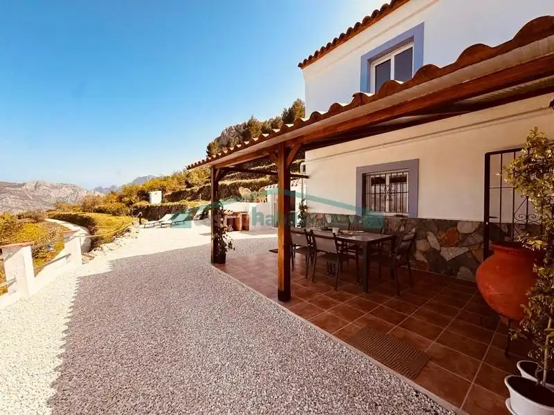 Vista exterior de Casa o xalet en venda en Tàrbena amb Jardí privat i Terrassa