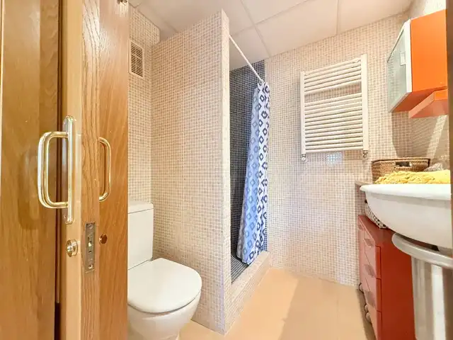 Baño de Piso en venta en Castellón de la Plana / Castelló de la Plana con Calefacción y Trastero