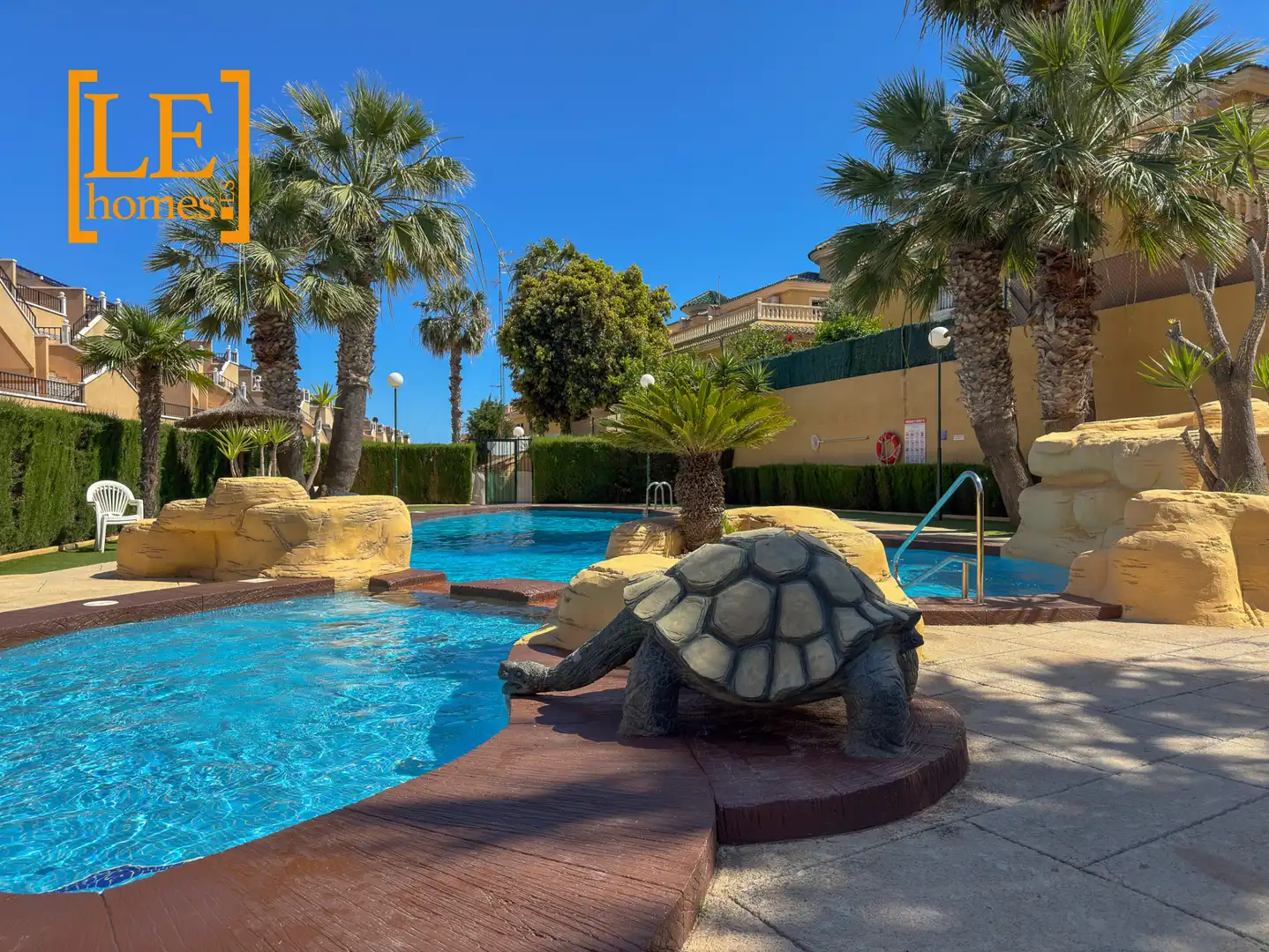 Piscina de Apartament en venda en Orihuela amb Aire condicionat, Moblat i Forn