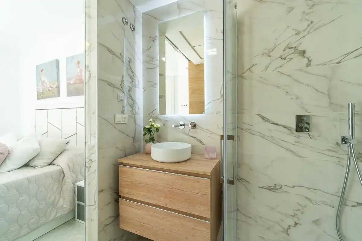 Baño de Apartamento en venta en Torrevieja con Aire acondicionado, Amueblado y Piscina comunitaria