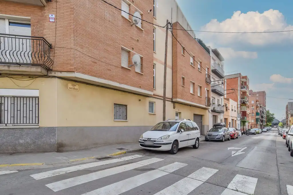 Flat with lift for sale in C/ Reyes Católicos