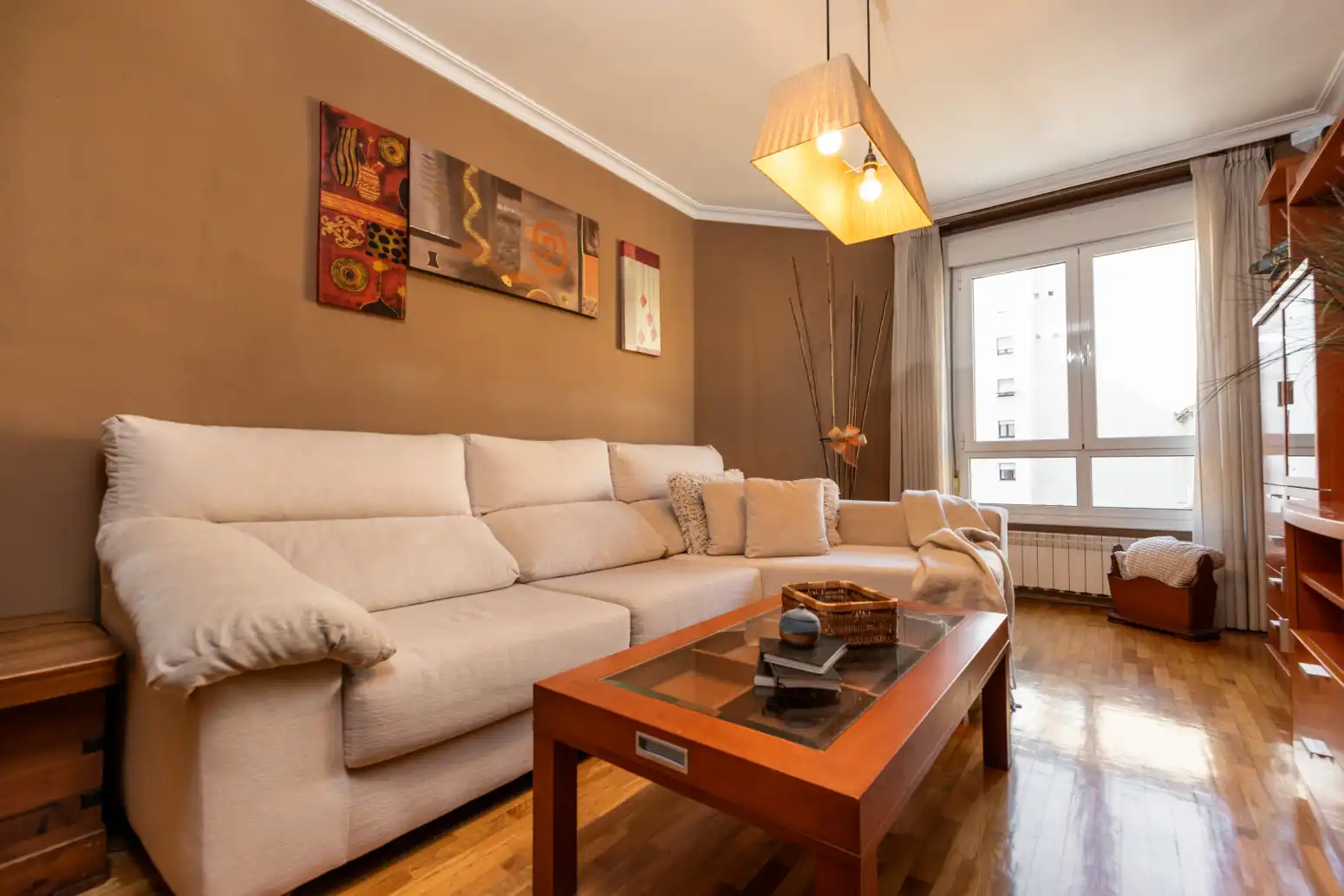 Sala de estar de Piso en venta en Oviedo  con Calefacción, Parquet y Trastero