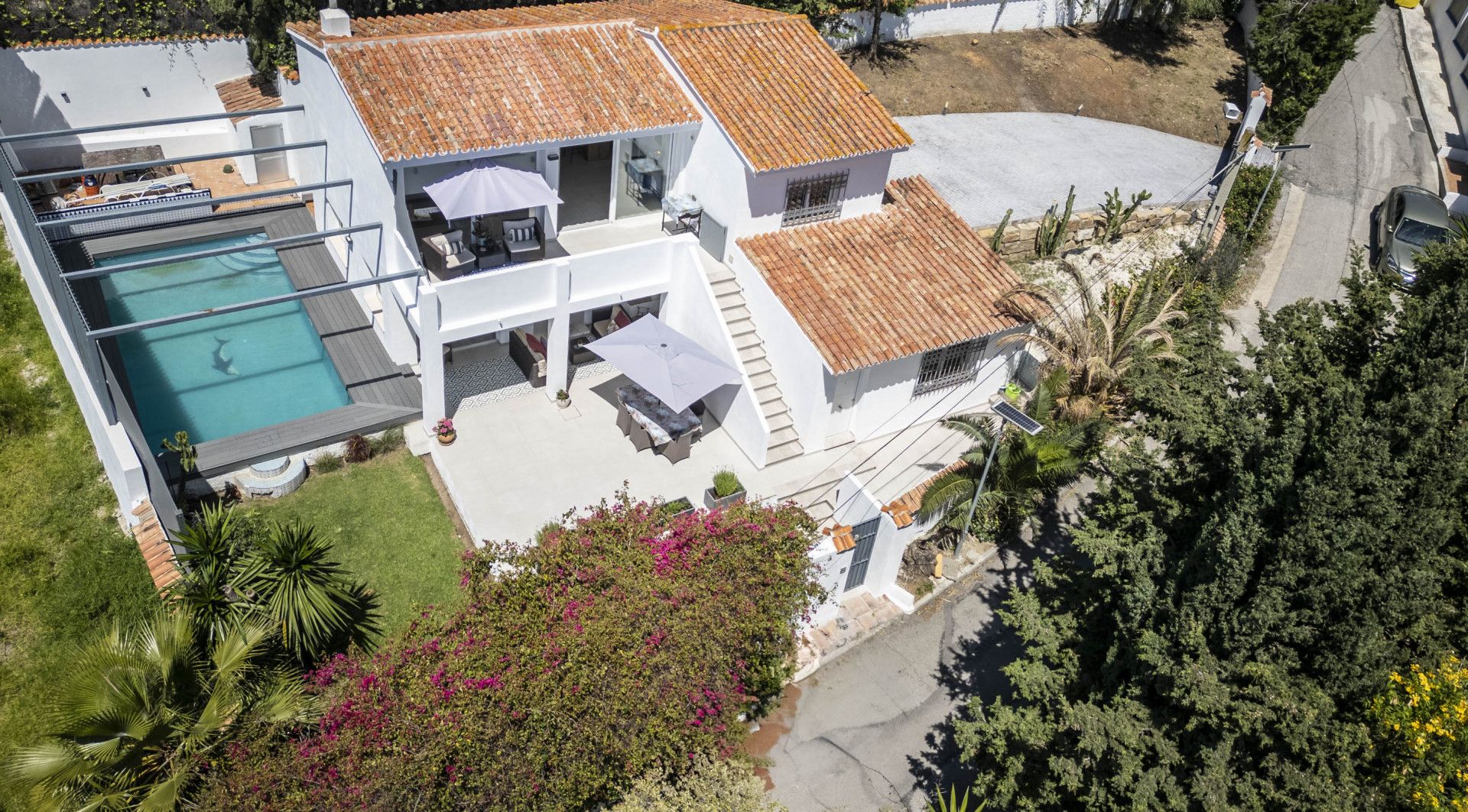 Exterior view of House or chalet for sale in Estepona  with Air Conditioner, Private garden and Terrace