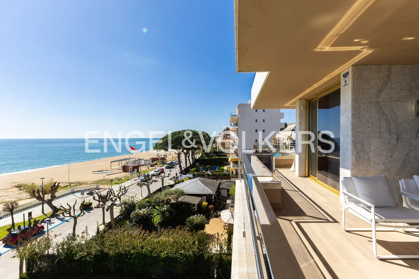 Vista exterior de Piso en venta en Caldes d'Estrac con Aire acondicionado, Calefacción y Jardín privado
