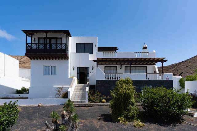 Casa-chalet en Venta en Calle el Pavo Real en Nazaret